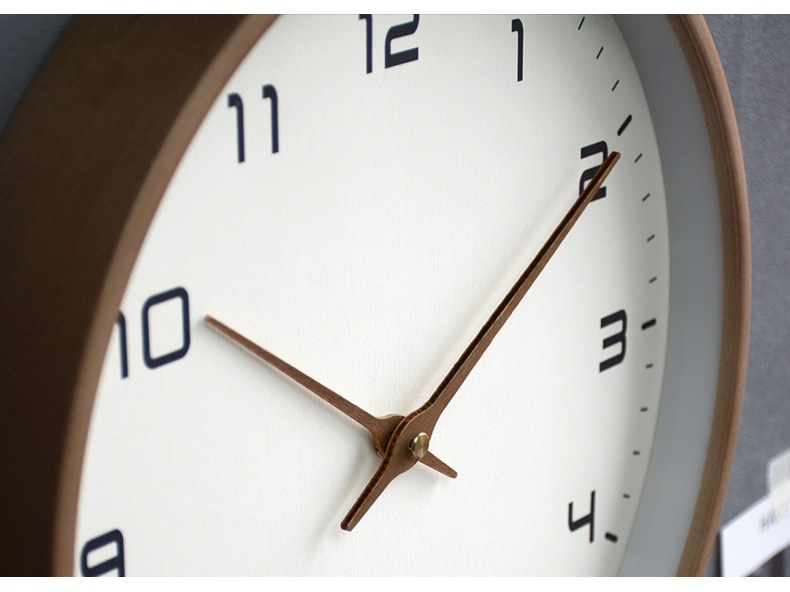EleQuartz Uhr - runde Wanduhr - nordische Wanduhr aus Holz