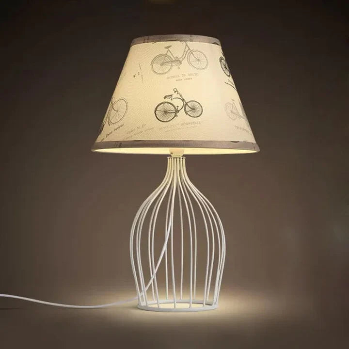 GloLight – traditionelle kegelförmige tischlampe mit metallkäfigsockel