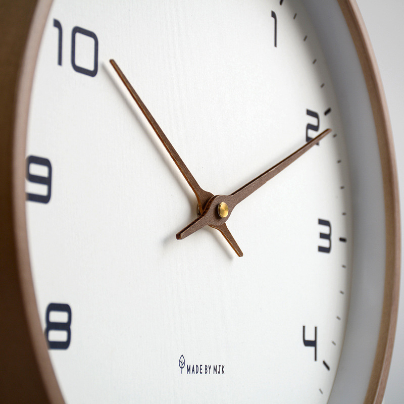EleQuartz Uhr - runde Wanduhr - nordische Wanduhr aus Holz