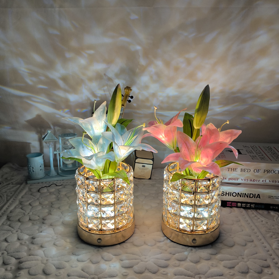Luna - elegante tischlampe mit blumendesign