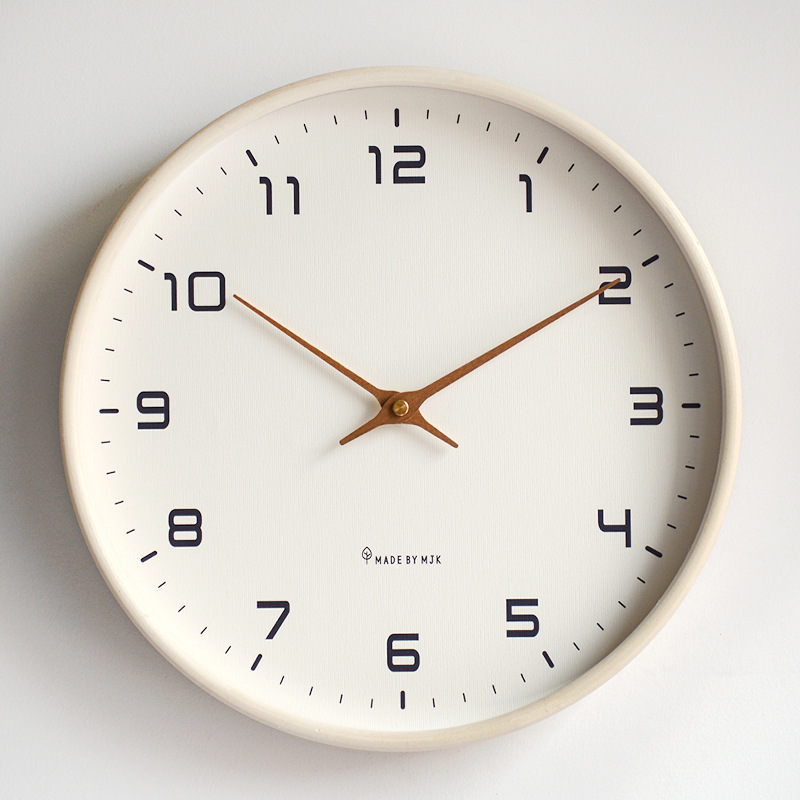 EleQuartz Uhr - runde Wanduhr - nordische Wanduhr aus Holz