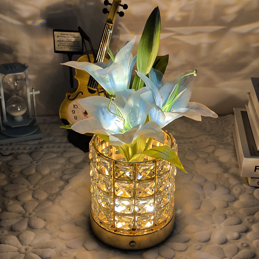 Luna - elegante tischlampe mit blumendesign