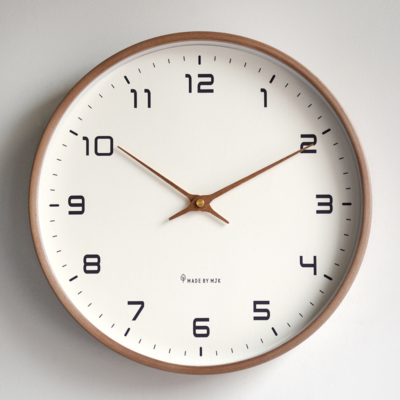 EleQuartz Uhr - runde Wanduhr - nordische Wanduhr aus Holz