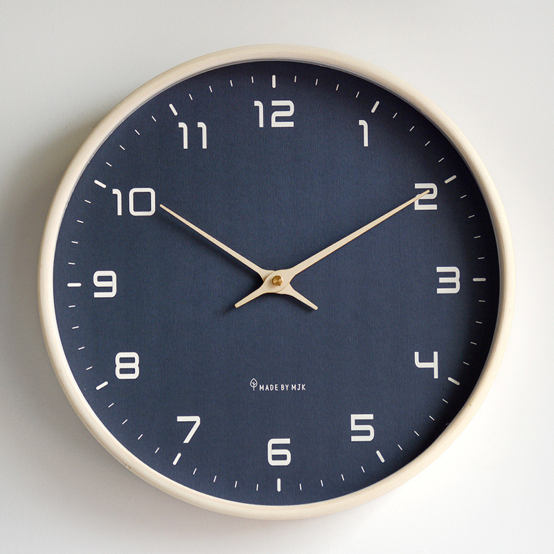 EleQuartz Uhr - runde Wanduhr - nordische Wanduhr aus Holz