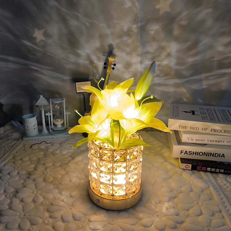 Luna - elegante tischlampe mit blumendesign