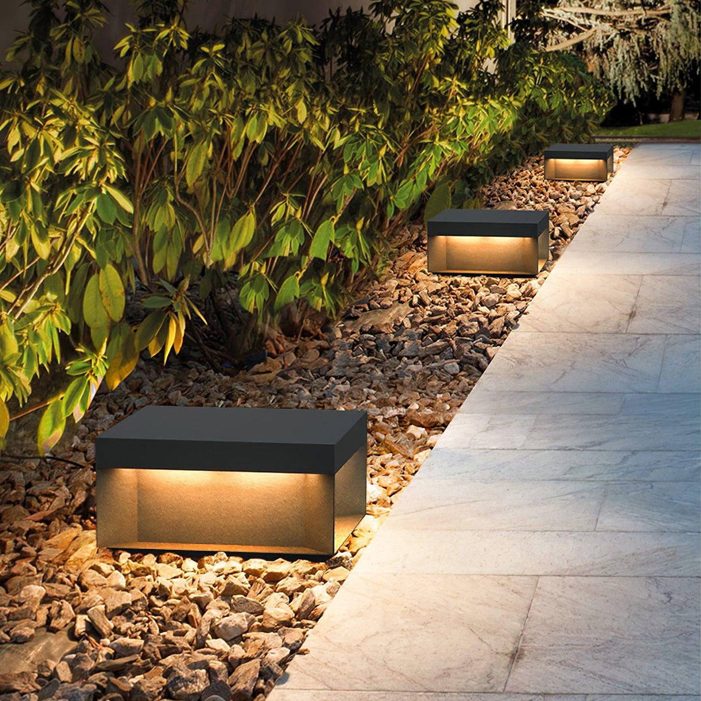 Solarbetriebene Außenmastlampe
