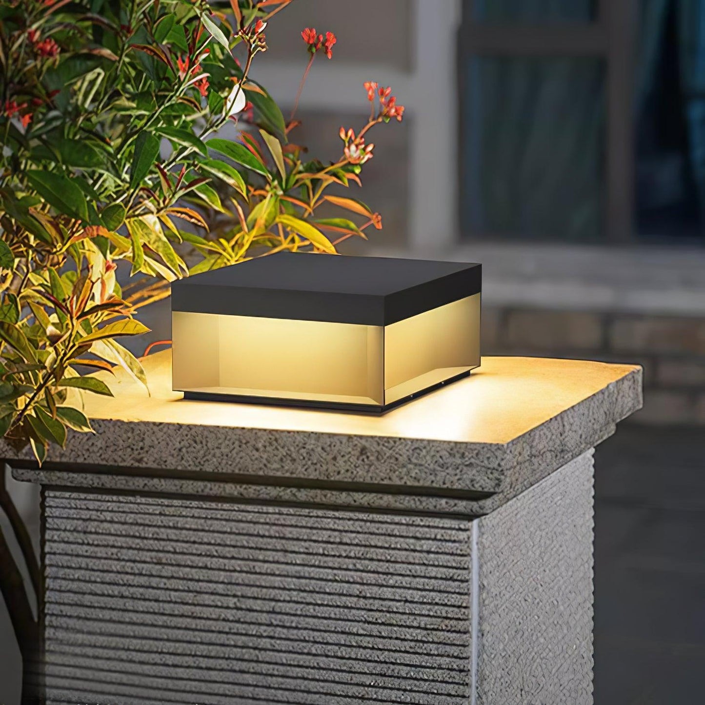 Solarbetriebene Außenmastlampe