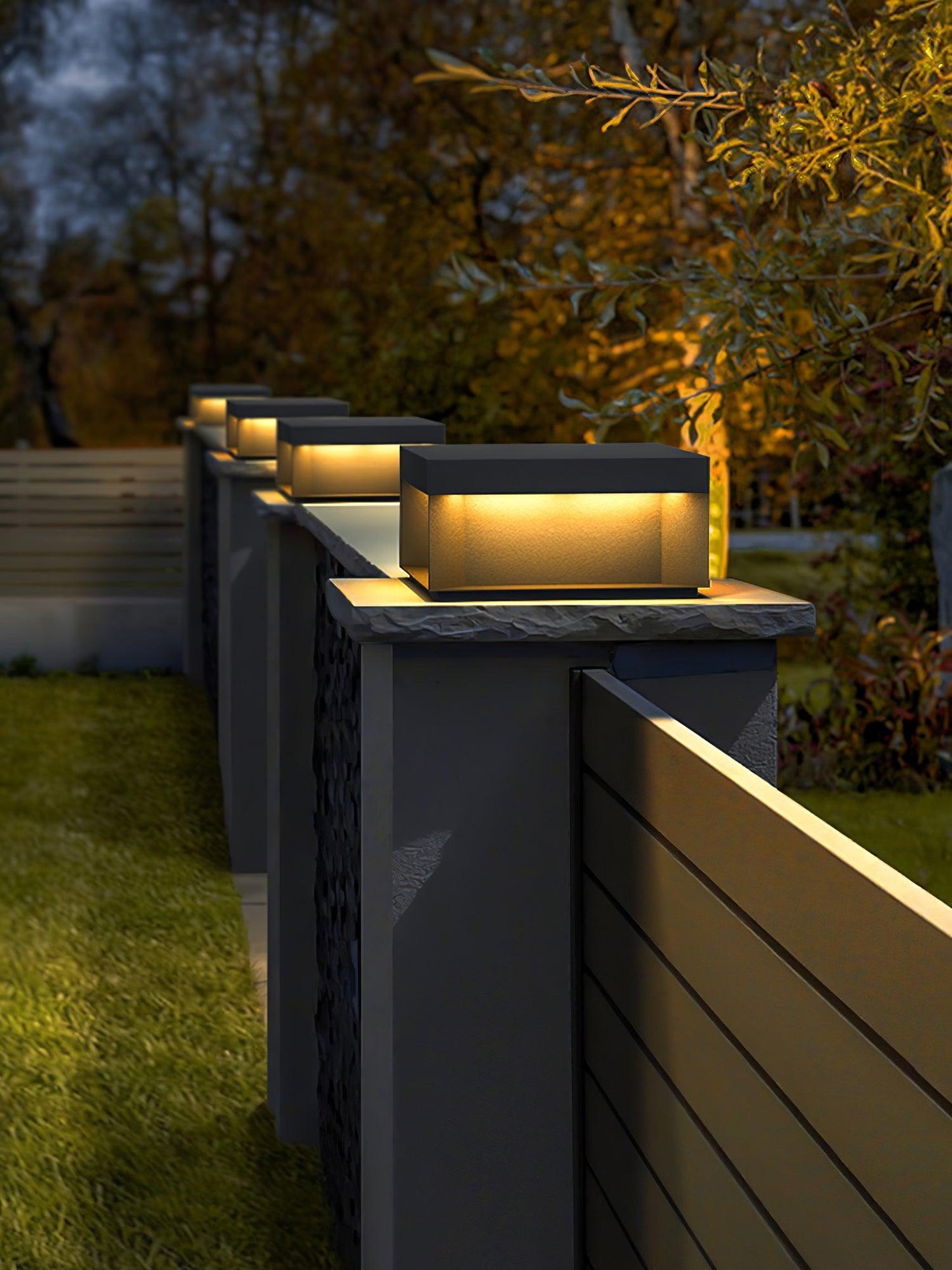 Solarbetriebene Außenmastlampe