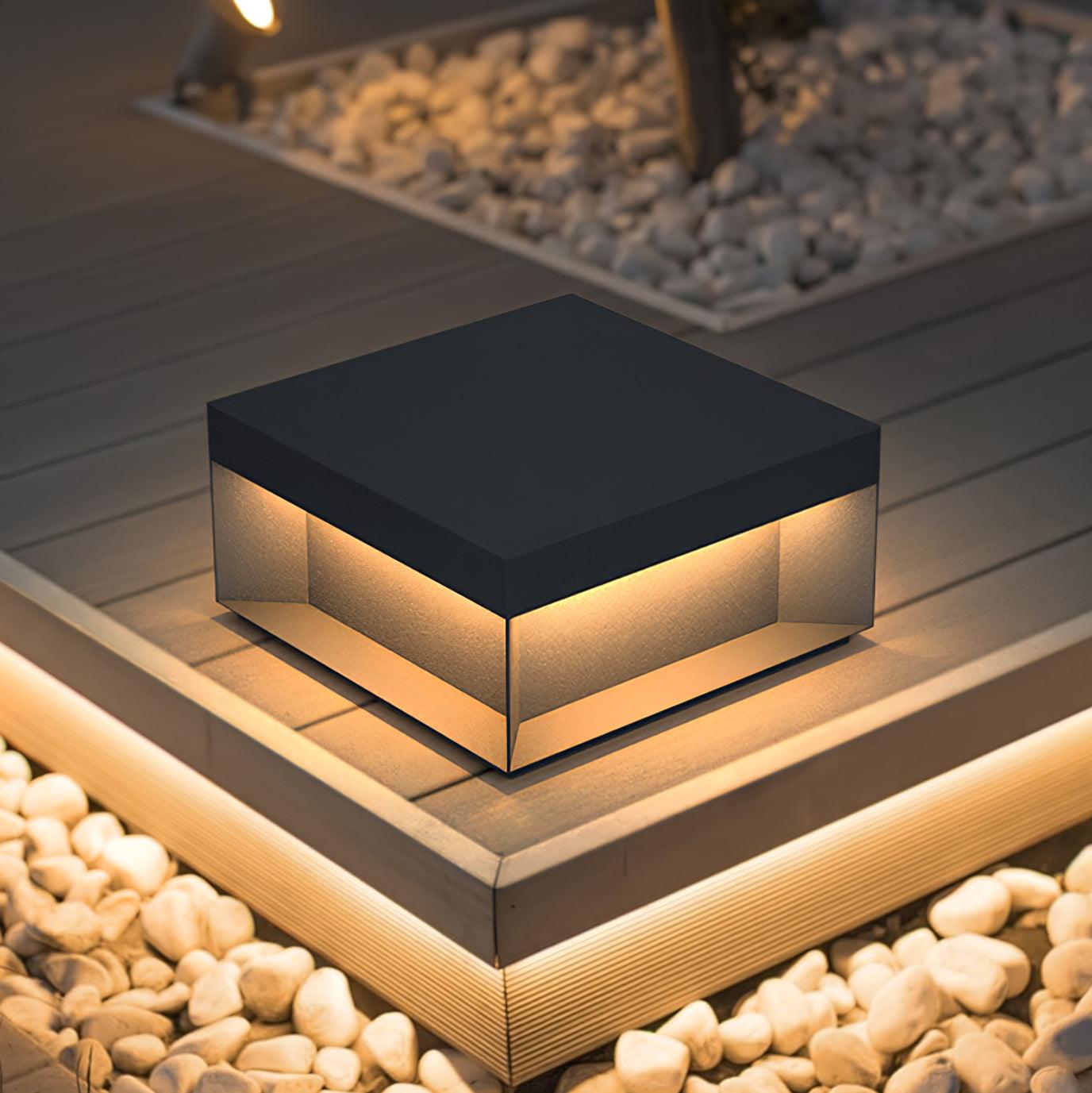 Solarbetriebene Außenmastlampe