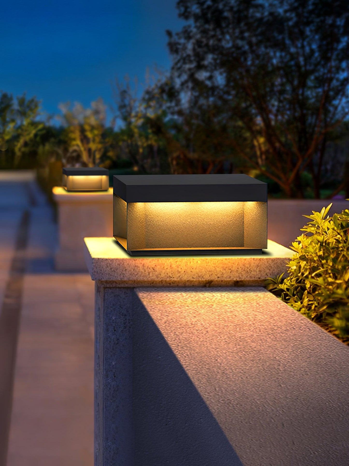 Solarbetriebene Außenmastlampe