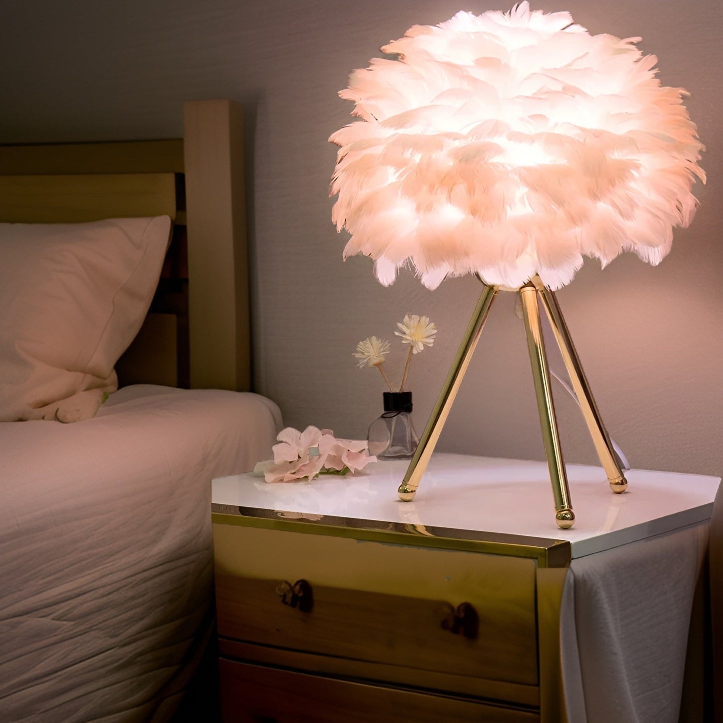 Feather Glow - handgefertigte tischlampe aus straußenfedern für eine romantische atmosphäre