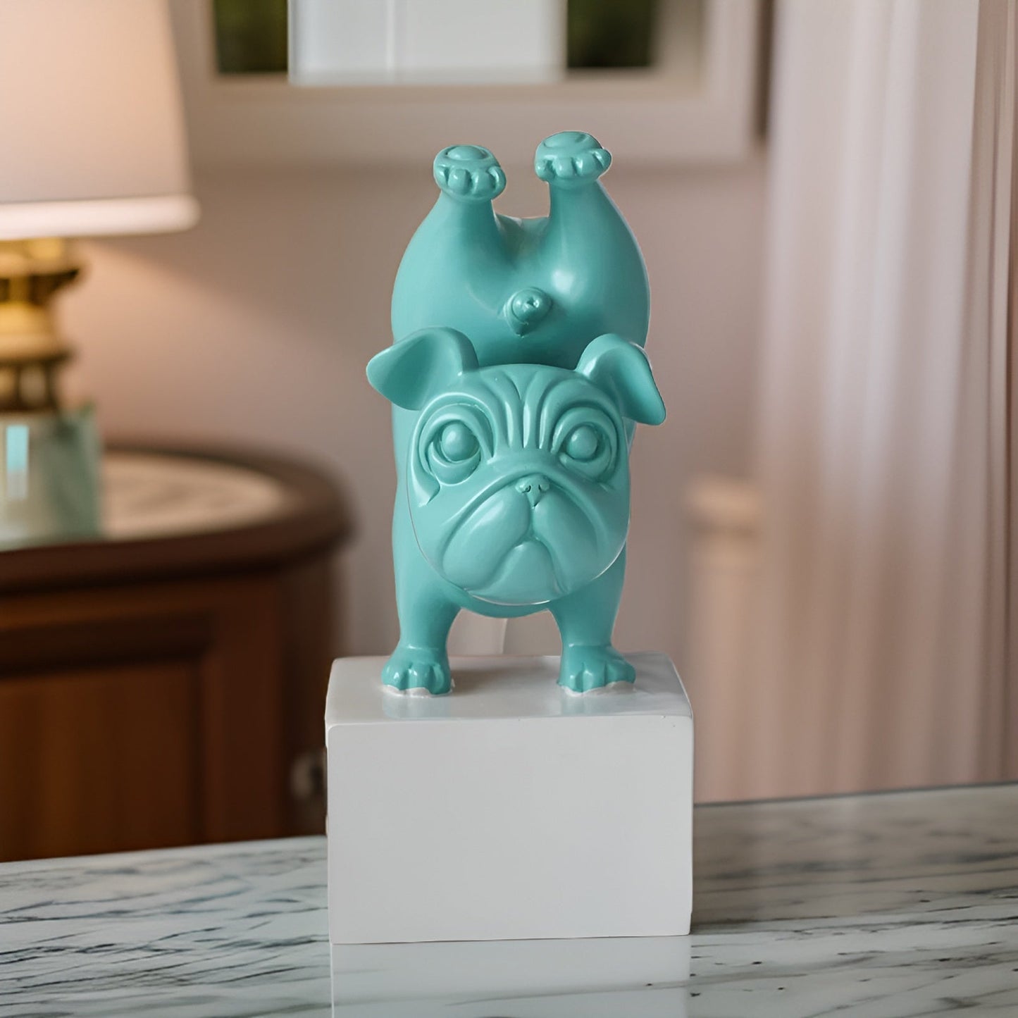 Yoga Paws - abstrakte yoga-bulldogge-figur für verspielte haushalte