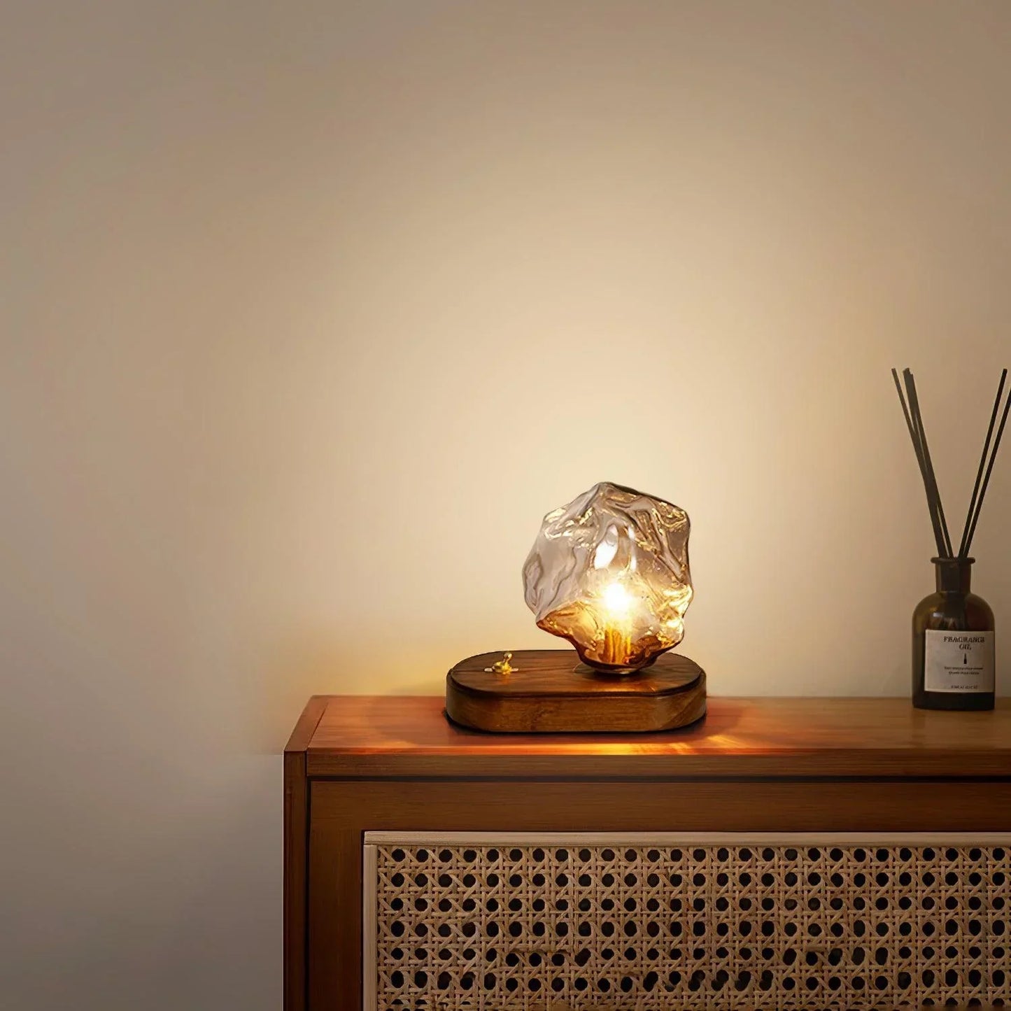 Tischlampe aus glas aus eisstein
