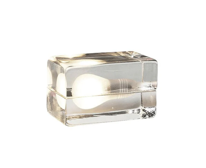 Brightcube - minimalistische tischlampe mit transparentem glaskubus