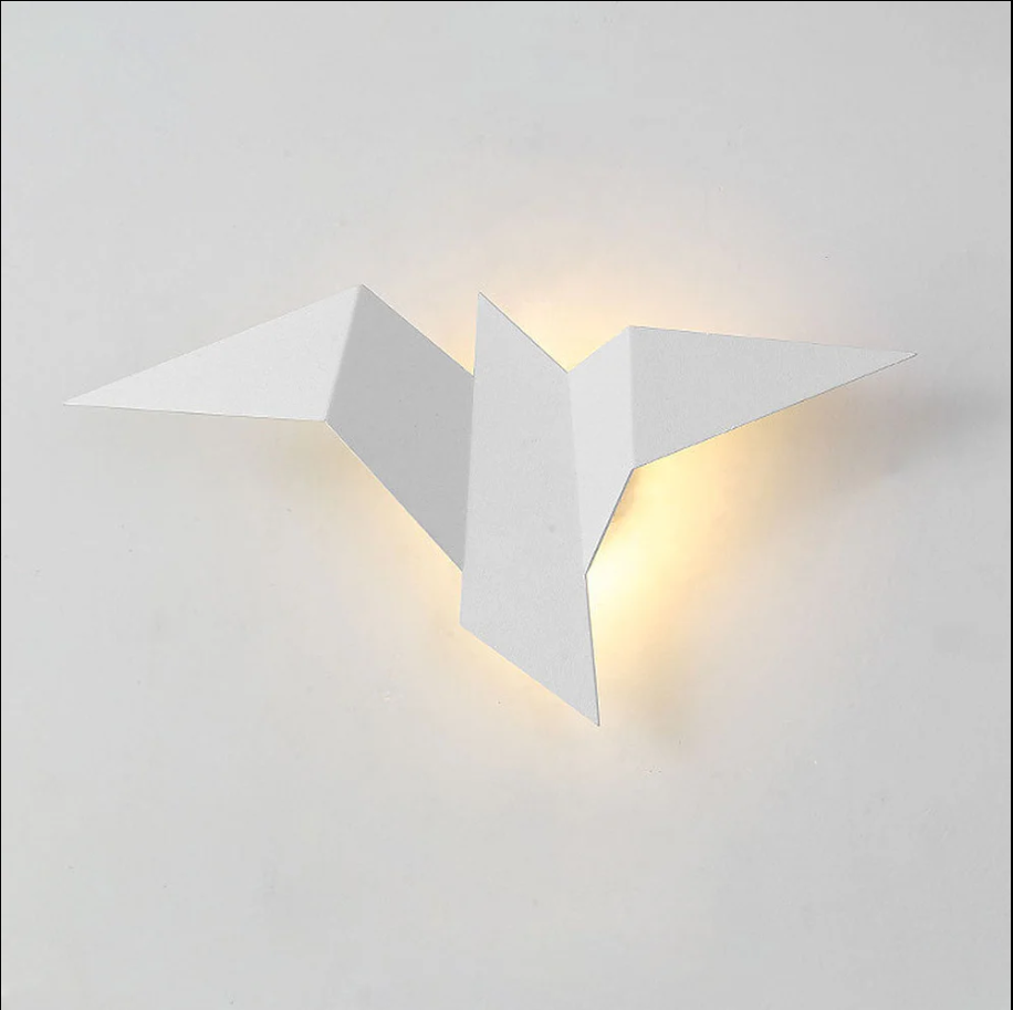 Kreative wandleuchte aus eisen in vogelform