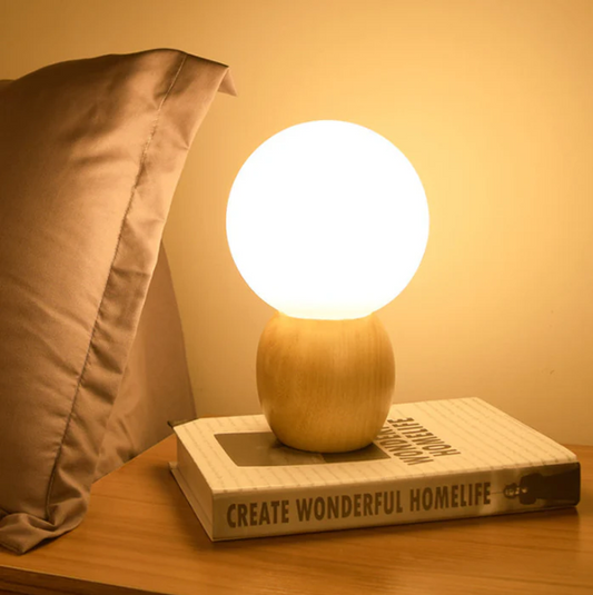 Lumiorb - nachttischlampe mit holzsockel