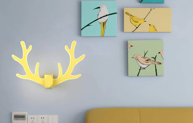 AntlerGlow | elegante led-wandlampe im modernen geweih-design