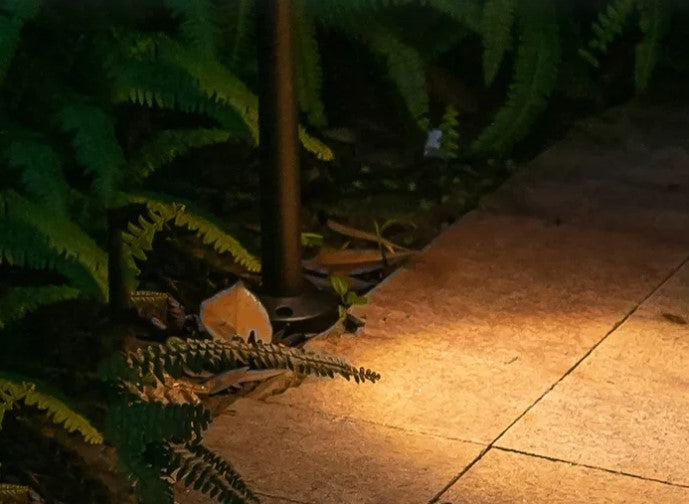 AquaBeam | robuste led-gartenleuchte für die beleuchtung von wegen im freien