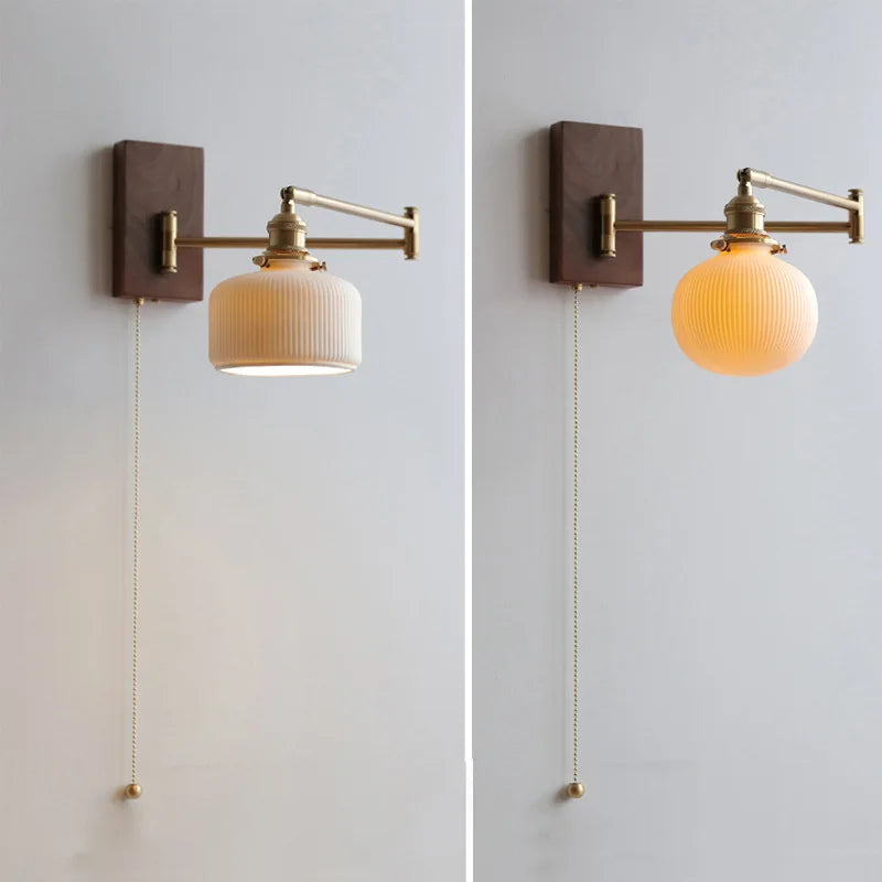 Wandleuchte aus keramik mit holzplatte