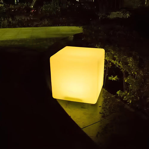 CubeGlow – kubische gartenlampe