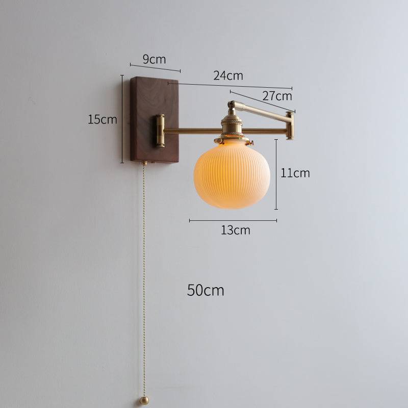 Wandleuchte aus keramik mit holzplatte