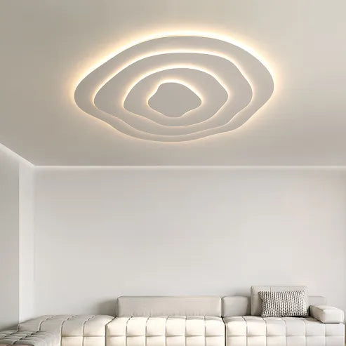 Minimalistische, unregelmäßige, runde led-deckenleuchte in besonderer form