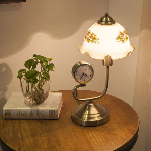 FloraGlow – tischlampe in blumenform im landhausstil