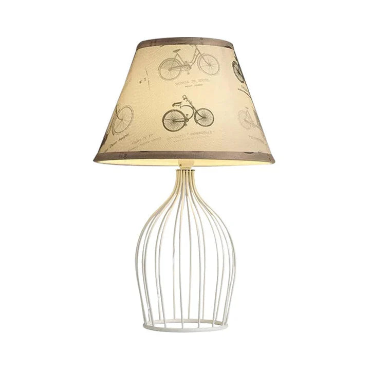 GloLight – traditionelle kegelförmige tischlampe mit metallkäfigsockel