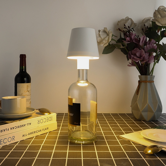 Irisglow – tischlampe mit ausgestelltem sockel in hirschvase