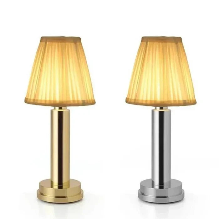 Kabellose led-tischlampe aus seidenmetall