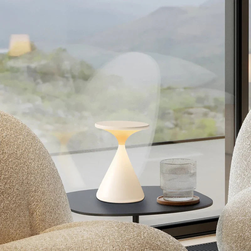 Aeron hourglass cordless tischleuchte
