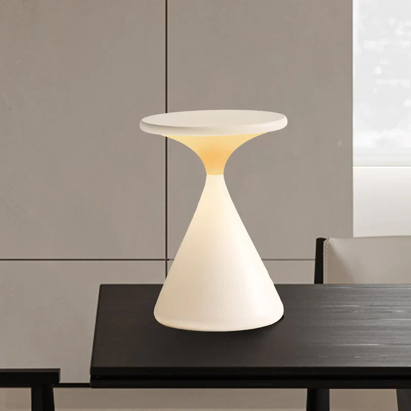 Aeron hourglass cordless tischleuchte