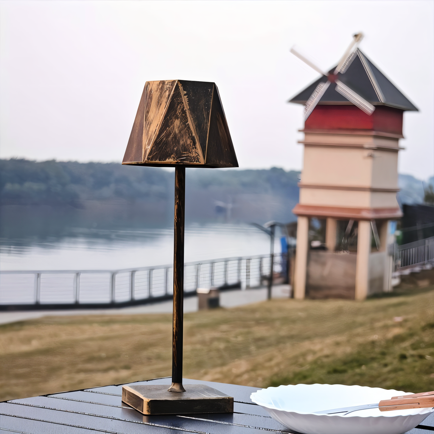 PolyLamp - tragbare sechseckige LED-tischlampe - wasserdicht und wiederaufladbar