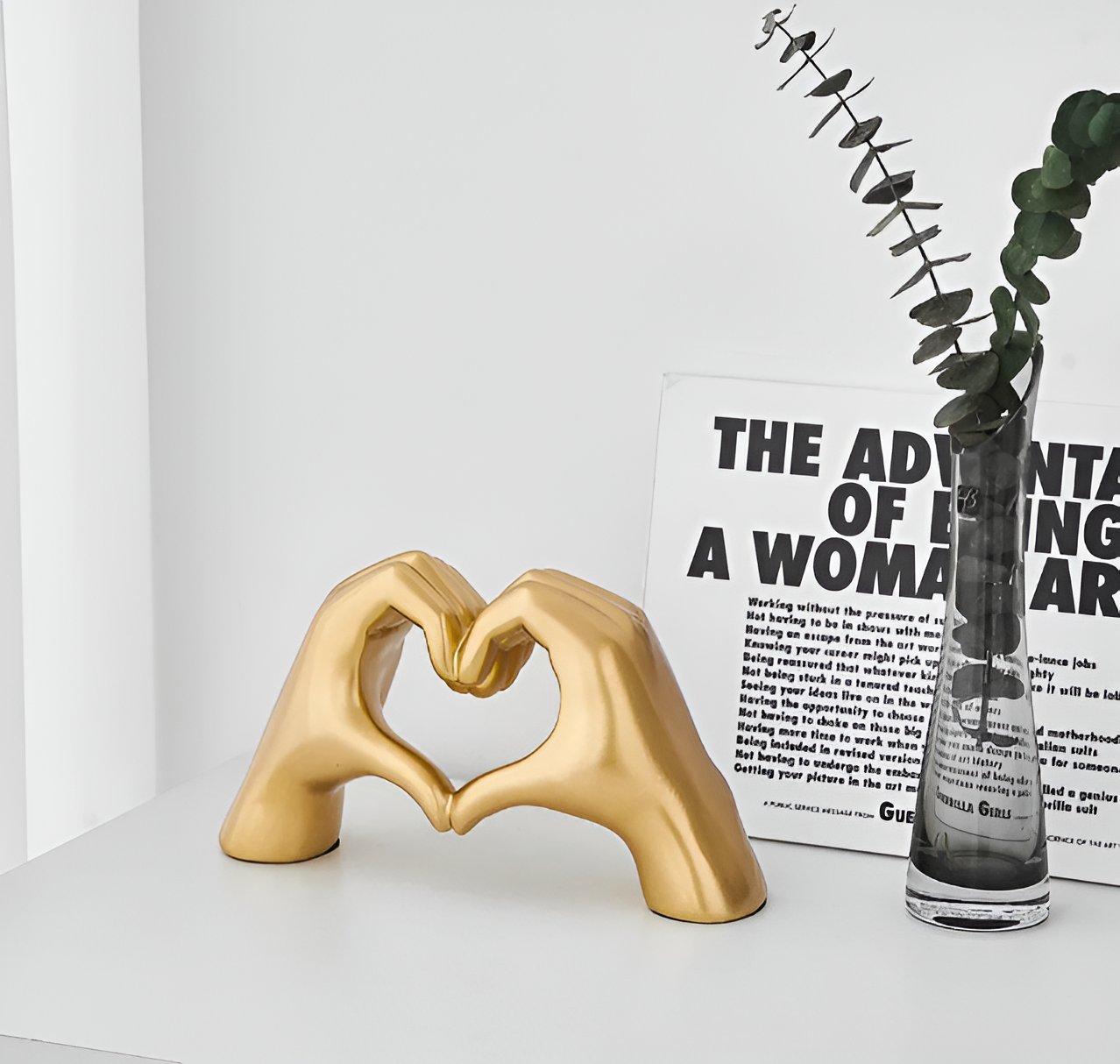 Sculpted love - moderne hand-liebesfigur für zeitlose romantik