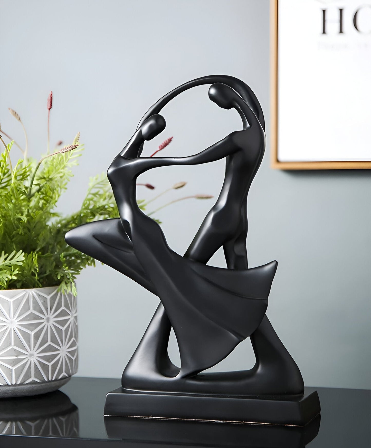 Swayduo ornament - weiße und schwarze tanzende harzskulptur - moderne abstrakte kunst