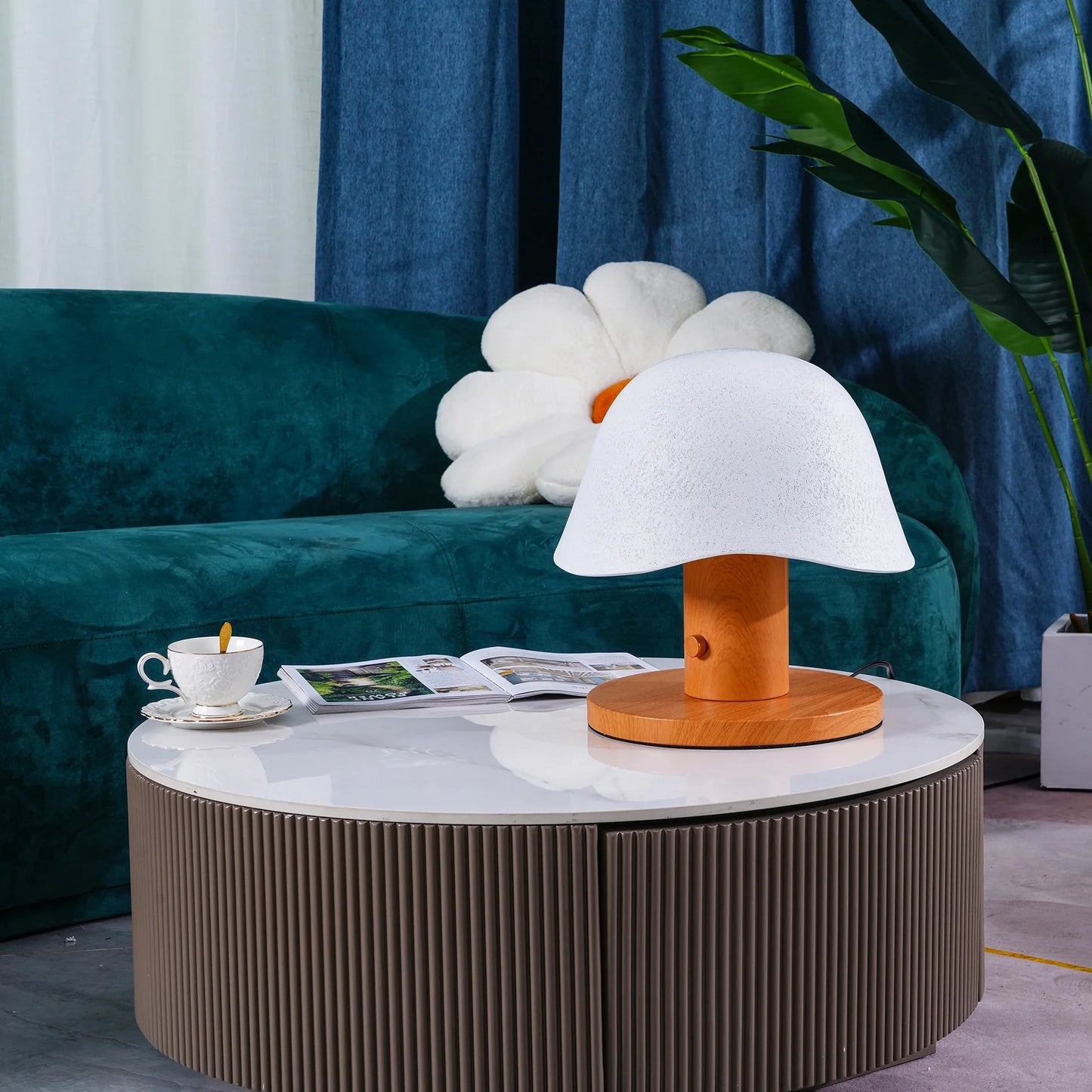 Von pilzen inspirierte tischlampe