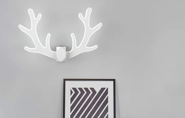 AntlerGlow | elegante led-wandlampe im modernen geweih-design