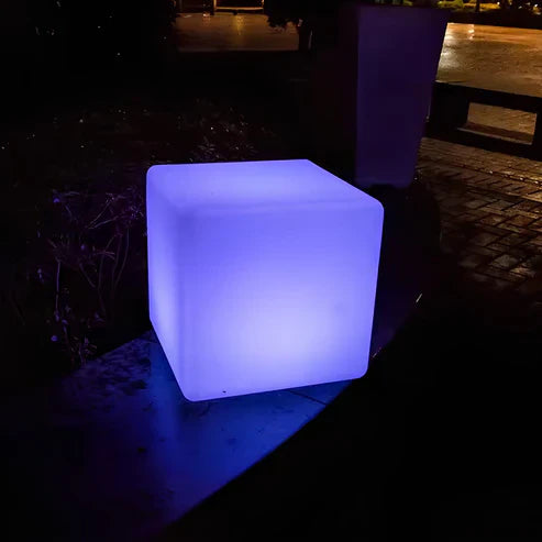 CubeGlow - kubische gartenlampe
