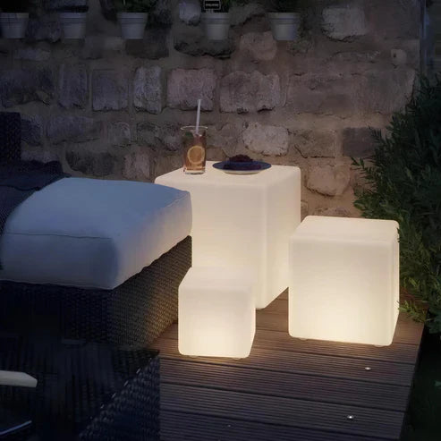 CubeGlow - kubische gartenlampe