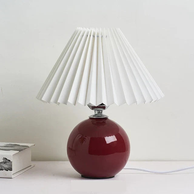 Antike plissee – vintage tischlampe mit falten