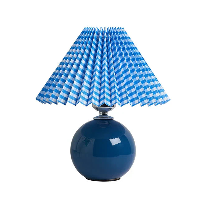 Antike plissee – vintage tischlampe mit falten