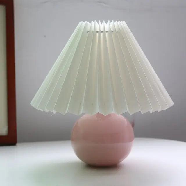 Antike plissee – vintage tischlampe mit falten