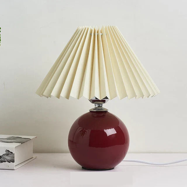 Antike plissee – vintage tischlampe mit falten