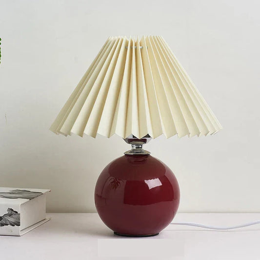 Antike plissee – vintage tischlampe mit falten
