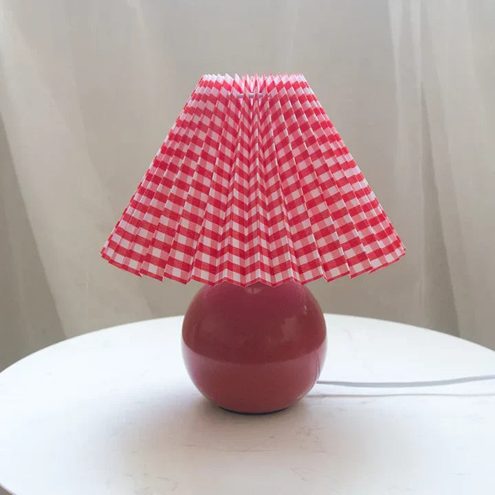 Antike plissee – vintage tischlampe mit falten