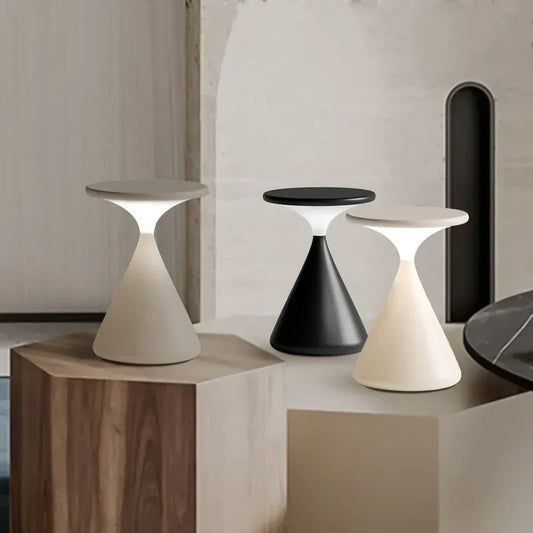 Aeron hourglass cordless tischleuchte