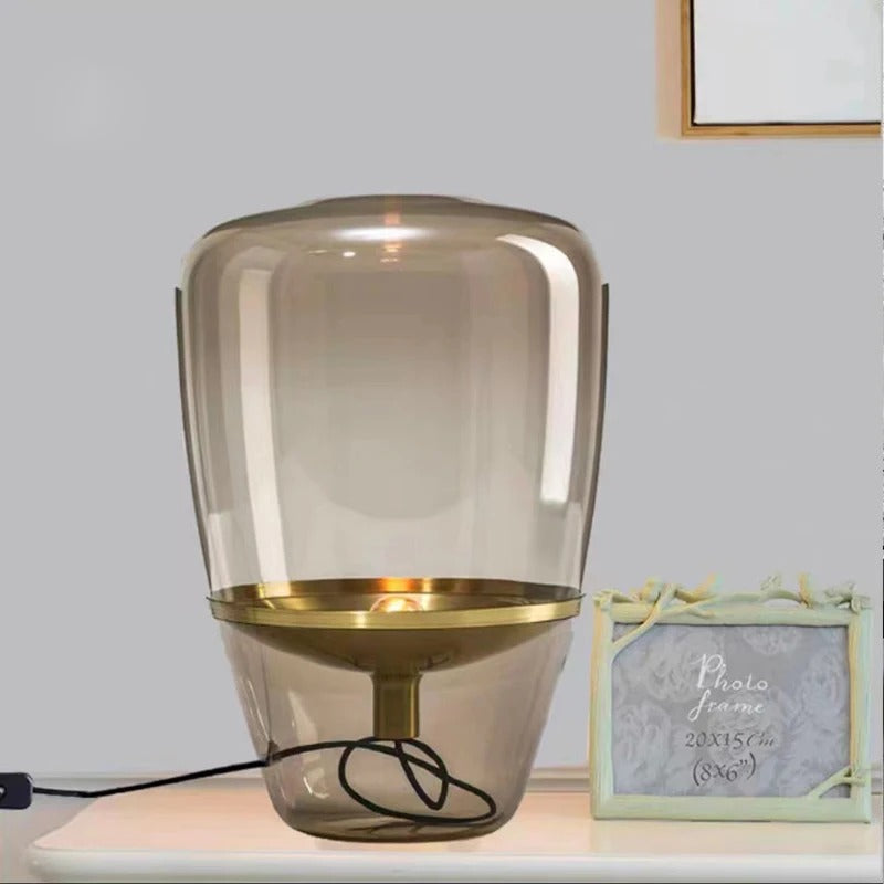 Tischlampe aus glas für das wohnzimmer – elegante innenbeleuchtung